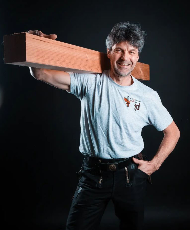 Jürgen Dressler, Tischlermeister aus Simmerath, Ihr Mann, wenn es um Holz geht